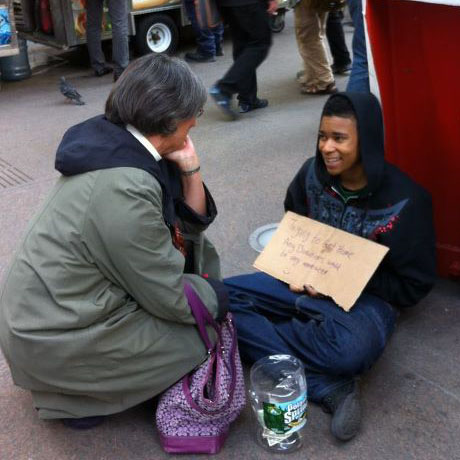 Rev. Elizabeth Kaeton and an Occupy Wall Street protestor. LIS JACOBS/ENS PHOTO