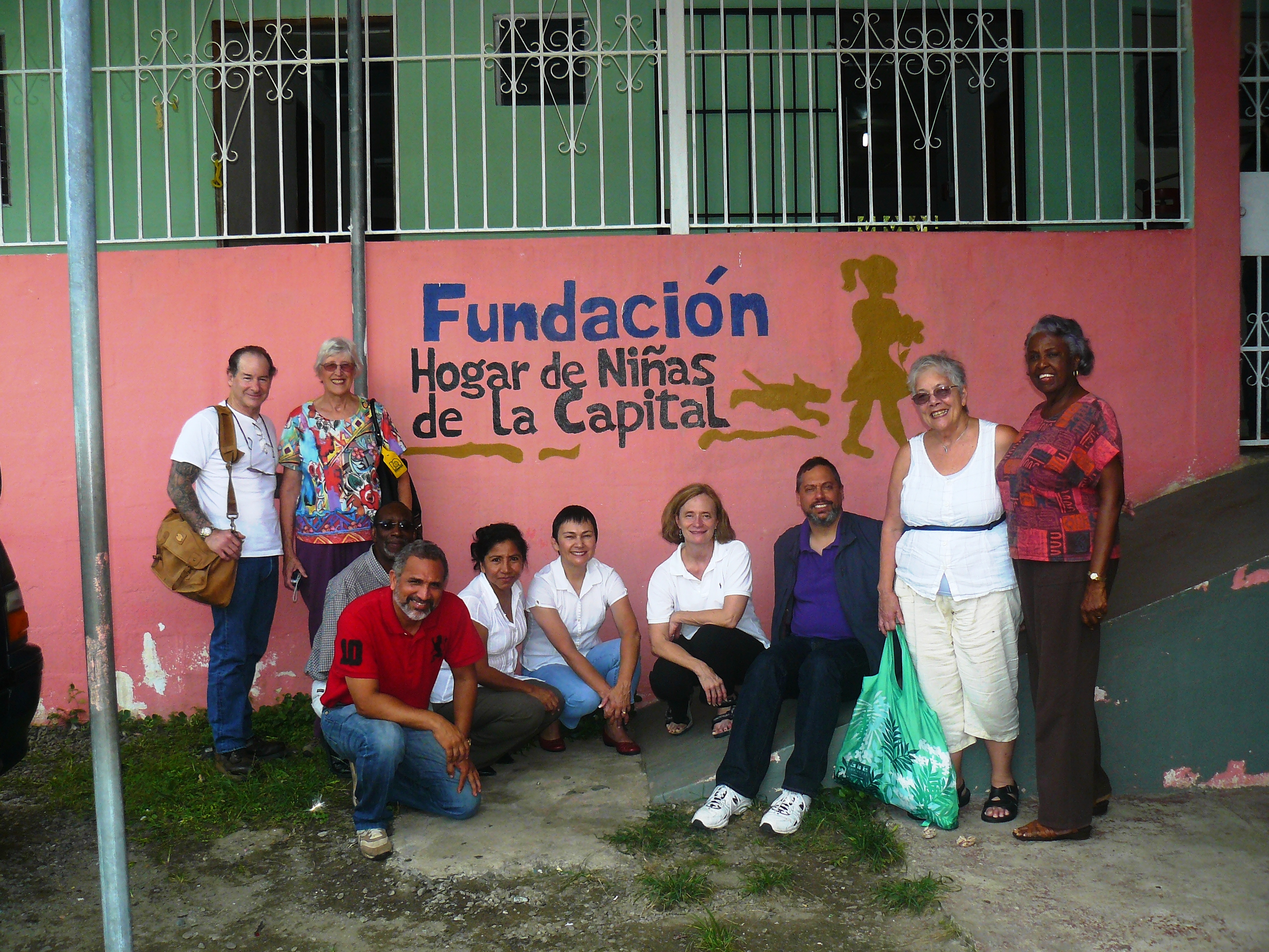 Members of the Dioceses of Newark and Panama visited Hogar de Ninas.