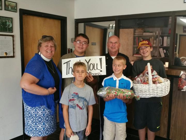 Delivering the goodies and thank you signs to both the Oakland and Franklin Lakes police departments. PHOTO COURTESY KATHRYN KING