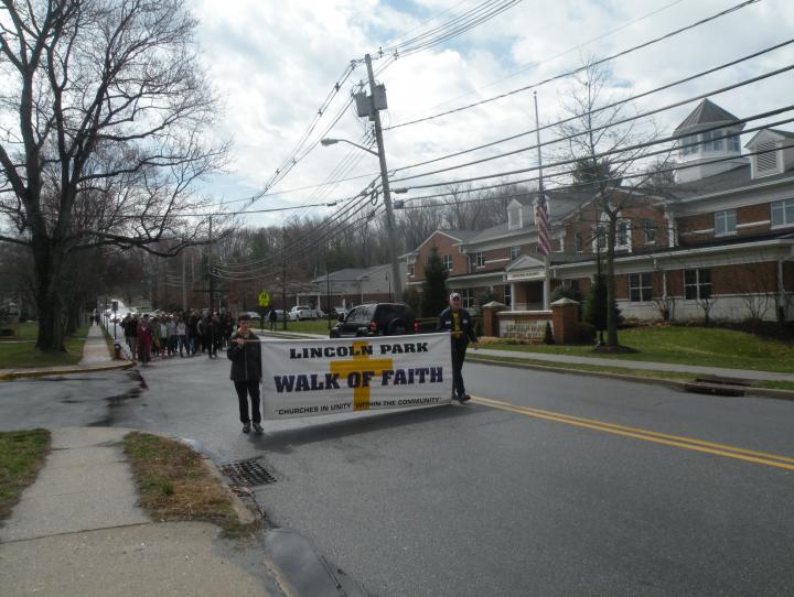 Good Friday "Walk of Faith" in Lincoln Park