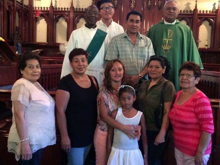 Holy Trinity, West Orange Spanish language service