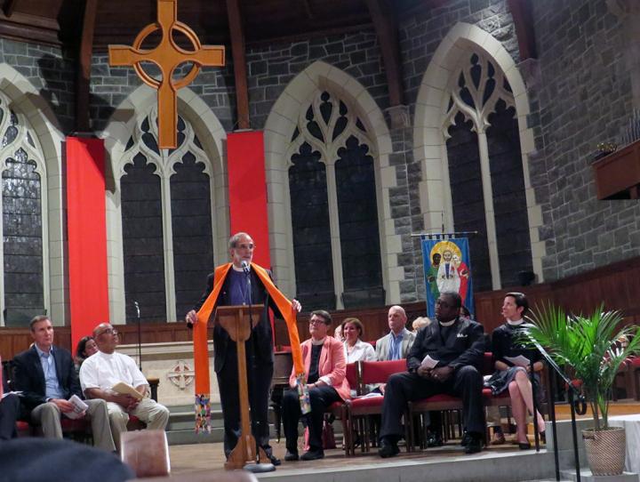 Bishop Beckwith shows orange stole