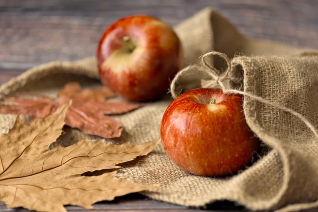 Autumn leaves & apples